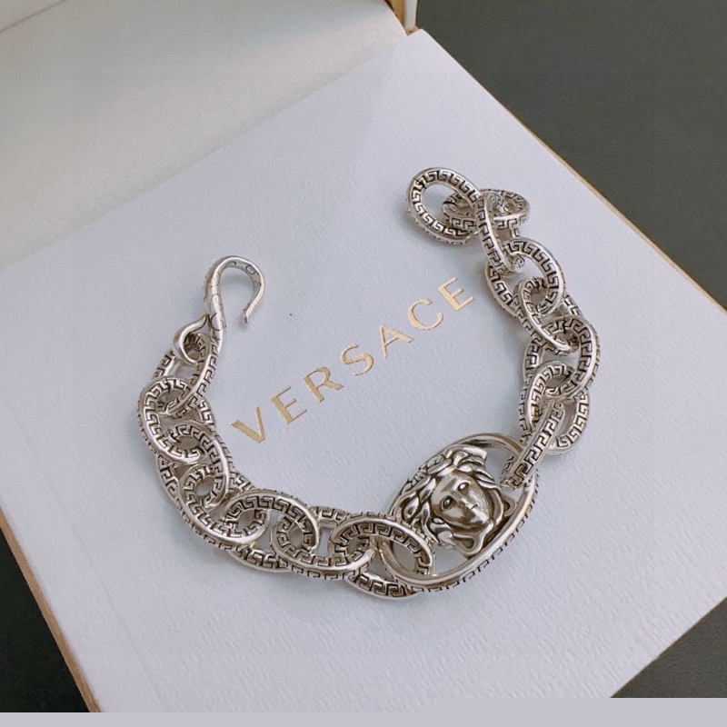 VERSACE